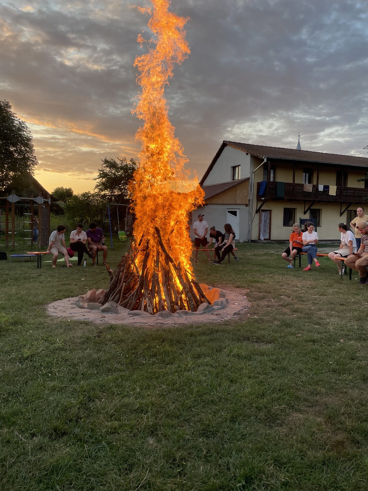 Das Abschlussfeuer am letzten Kursabend.